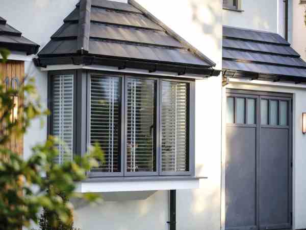 Modern Aluminium Bay Window Bricket Wood